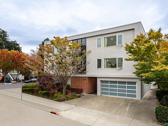 2nd image of 2398 Parker St #10702309