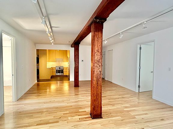 4th image of 142 Wooster St APT 4B
