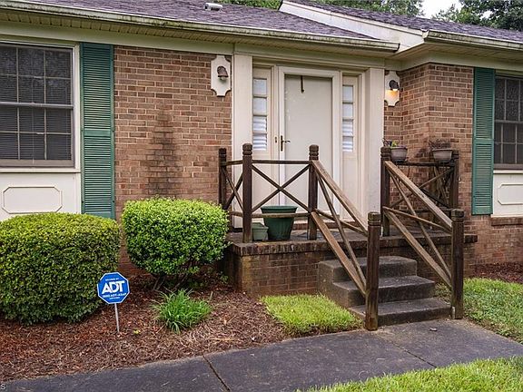 5th image of 1433 Old Hickory Dr