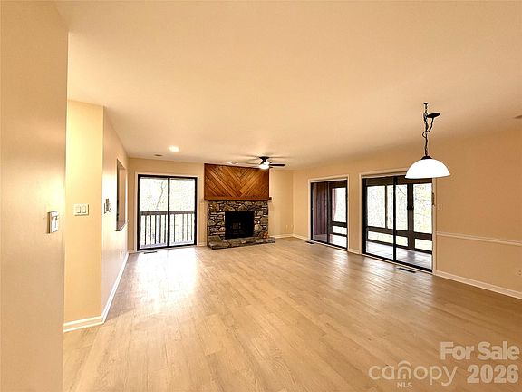 4th image of 120 Cedar Forest Trl