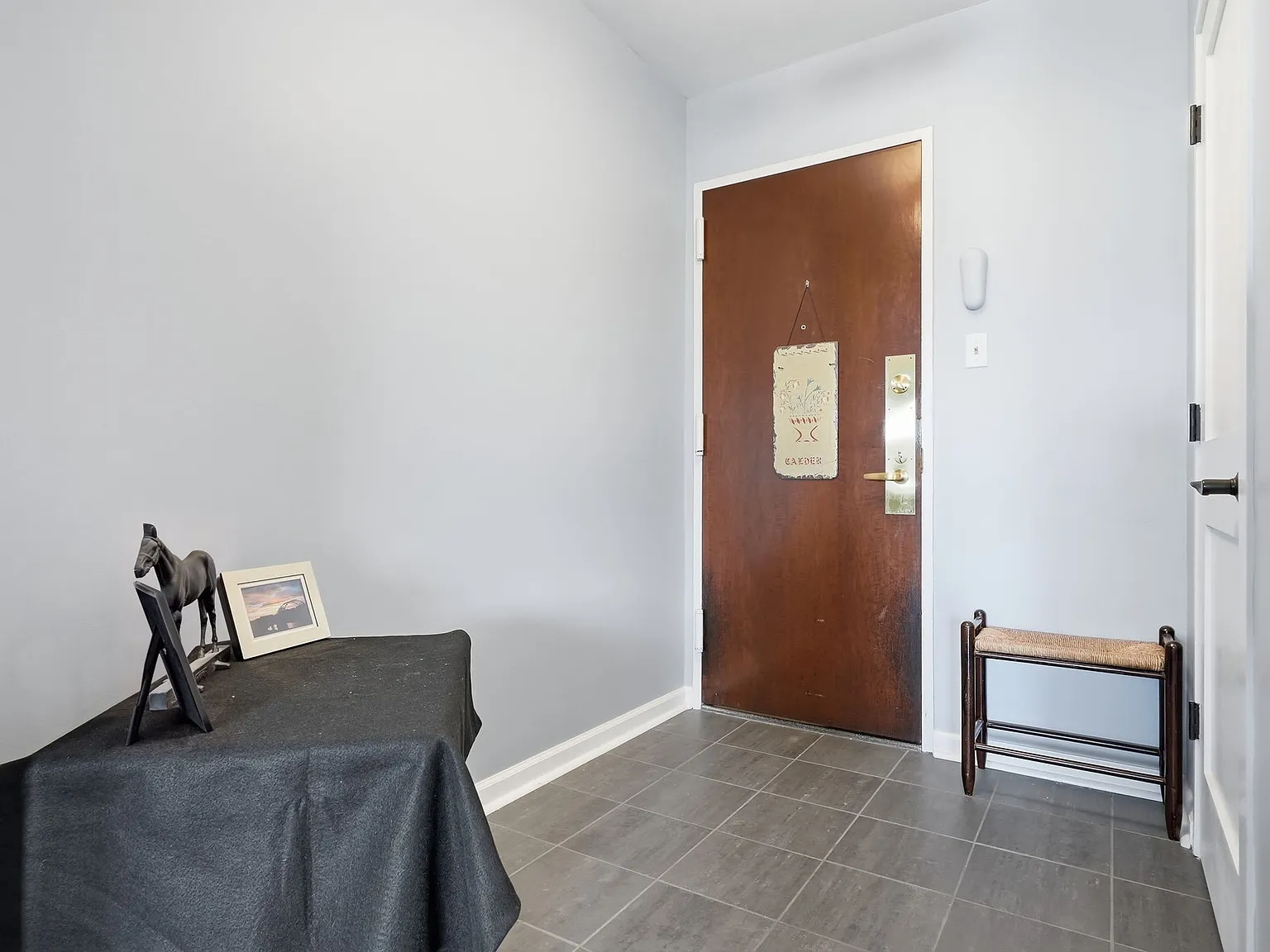 1 bed, 1118 sqft, $1,900 — Photo 2