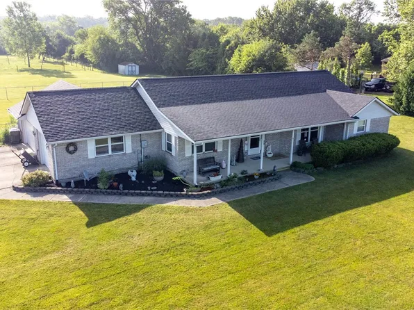 7940 Arlington Rd, Brookville, OH 45309