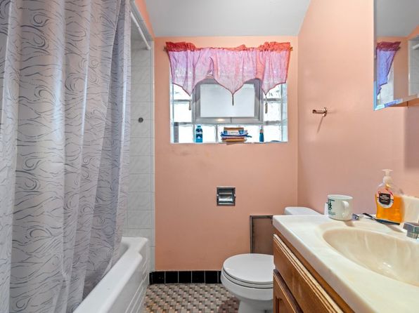 5623 S Newcastle Ave, Chicago, IL 60638