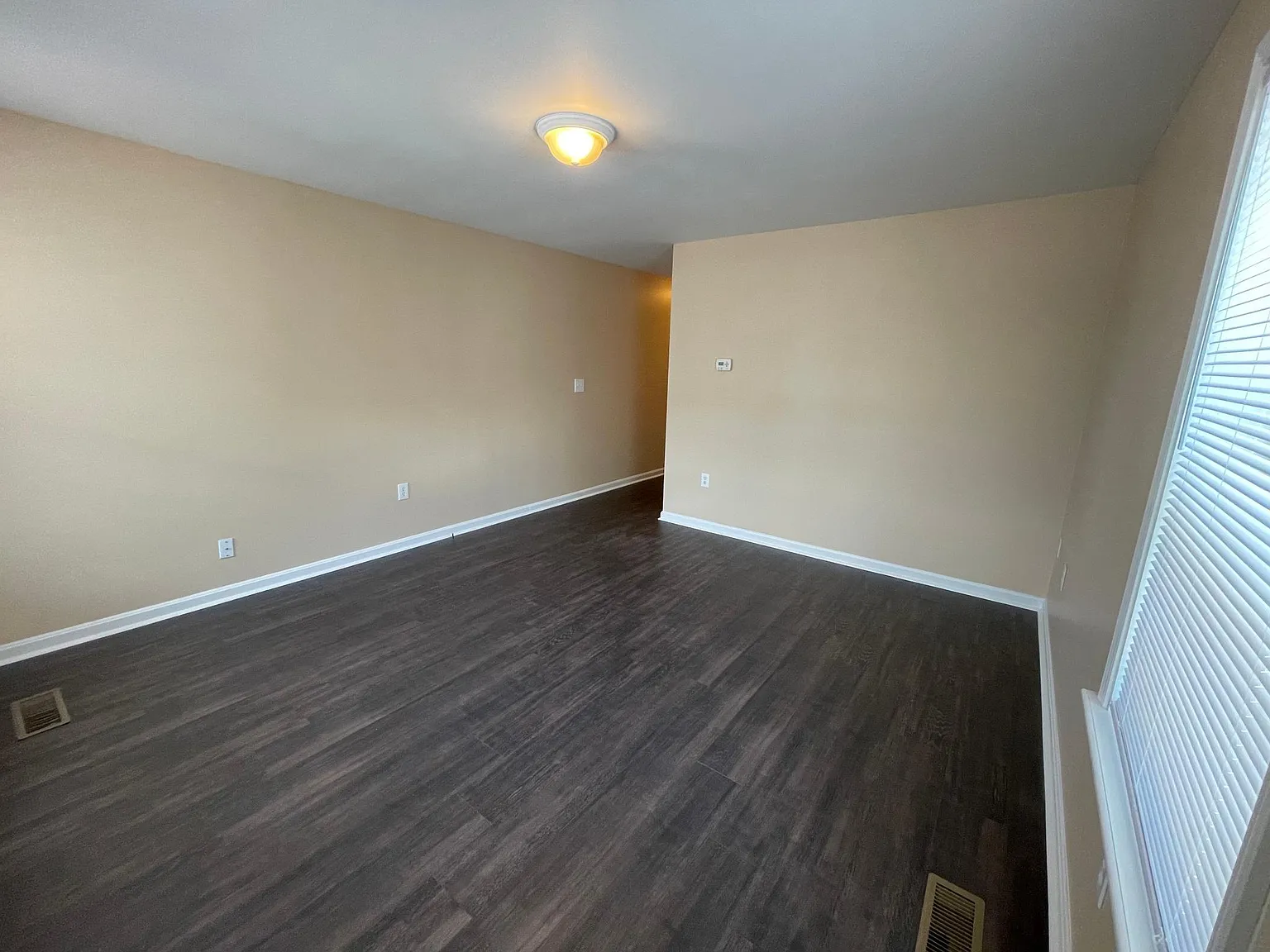 710 Finzer St — Photo 4