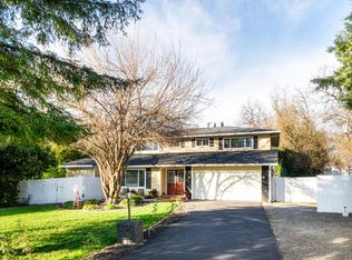 3210 Forest Hills Dr, Redding, CA 96002
