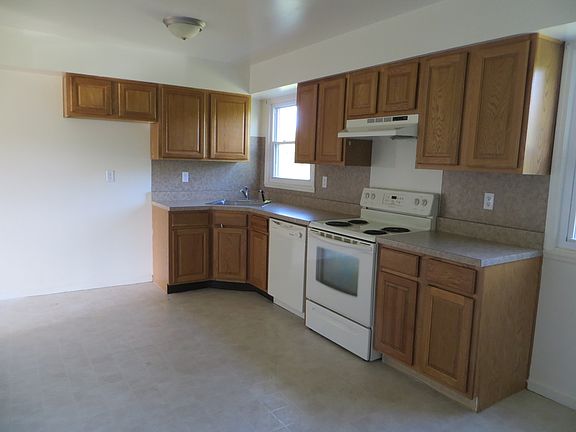 3rd image of 122 Fairlawn Dr #A