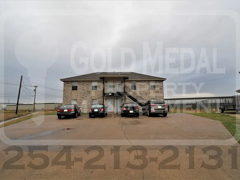 1101 Horizon Dr