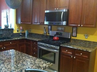 1009 Yarrow St, Matthews, NC 28104