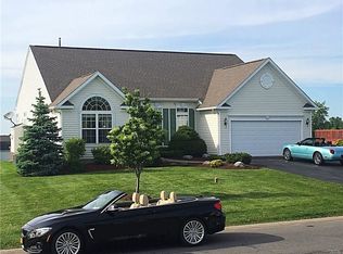 4683 Manor Hill Dr, Syracuse, NY 13215