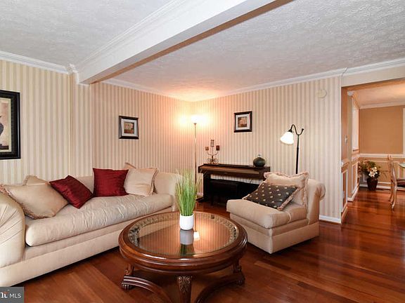 3rd image of 3612 Woodhaven Ct