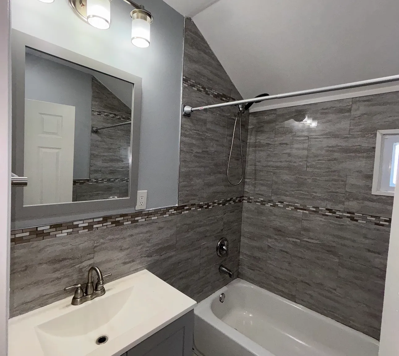 17 Cedar Ave — Photo 2
