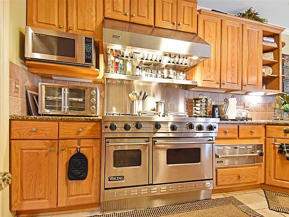 5th image of 9167 Lorrie Ln
