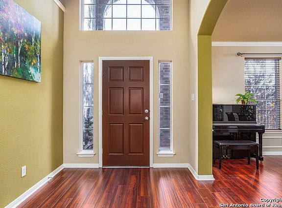 5th image of 987 Oak Park