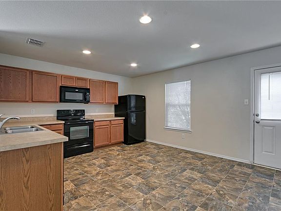 3rd image of 12653 Shady Cedar Dr