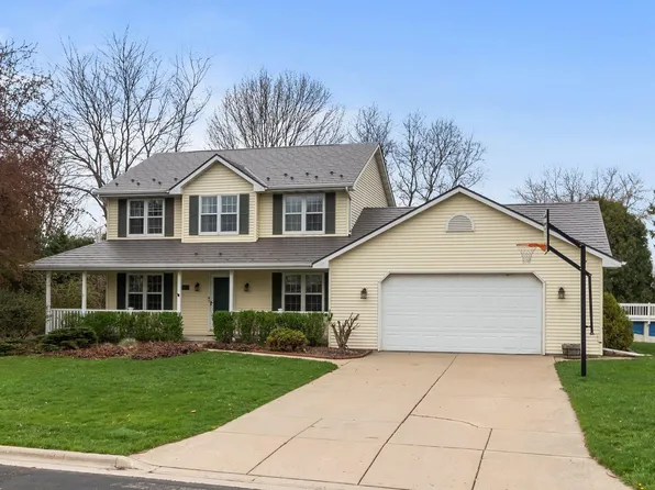 225 Linda St, Wrightstown, WI 54180