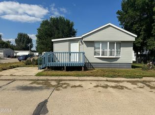 100 W Coyote St, Mandan, ND 58554