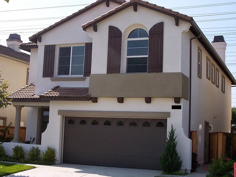 20421 Gordon Ave — Photo 1