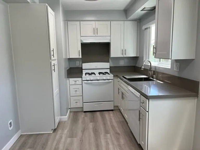 12345 Oxnard St — Photo 7