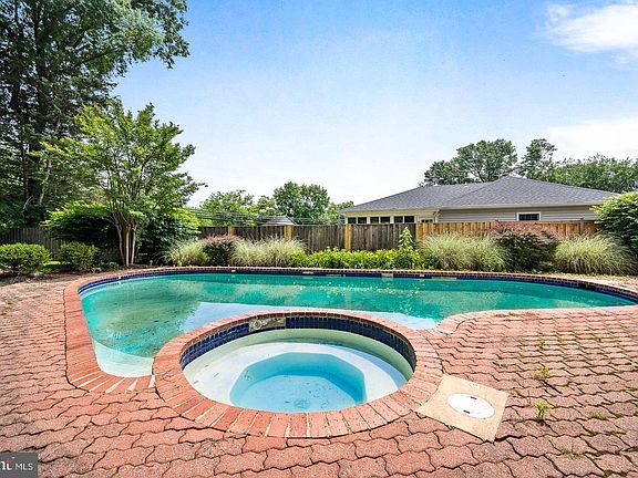 4th image of 1213 Terrylynn Ct