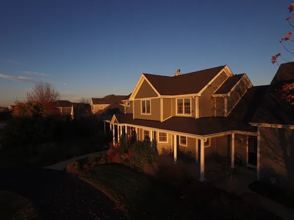 2814 Stinson St, Poplar Grove, IL 61065