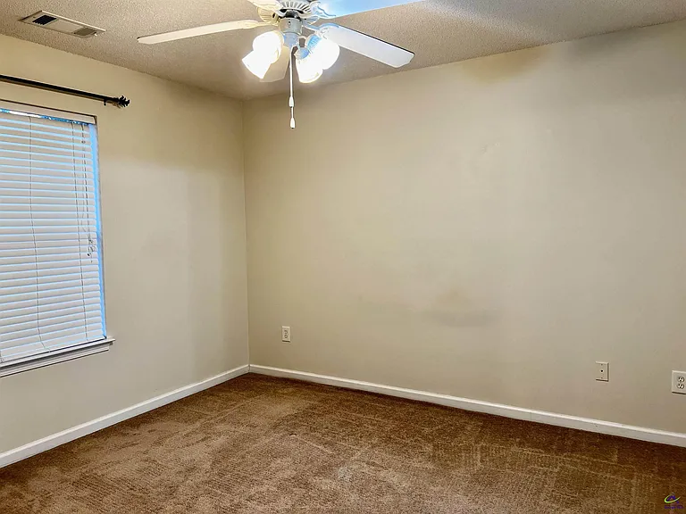 256 Katelyn Cir — Photo 8