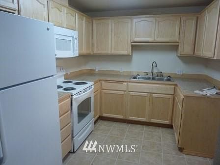4th image of 8813 Commercial St SW
