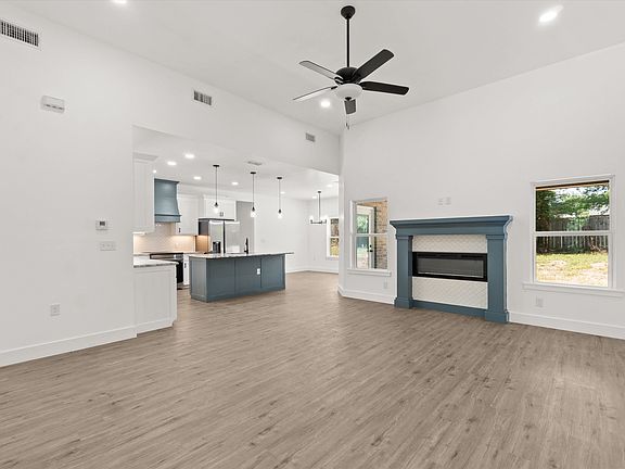 3rd image of 101 Jamaica Cir