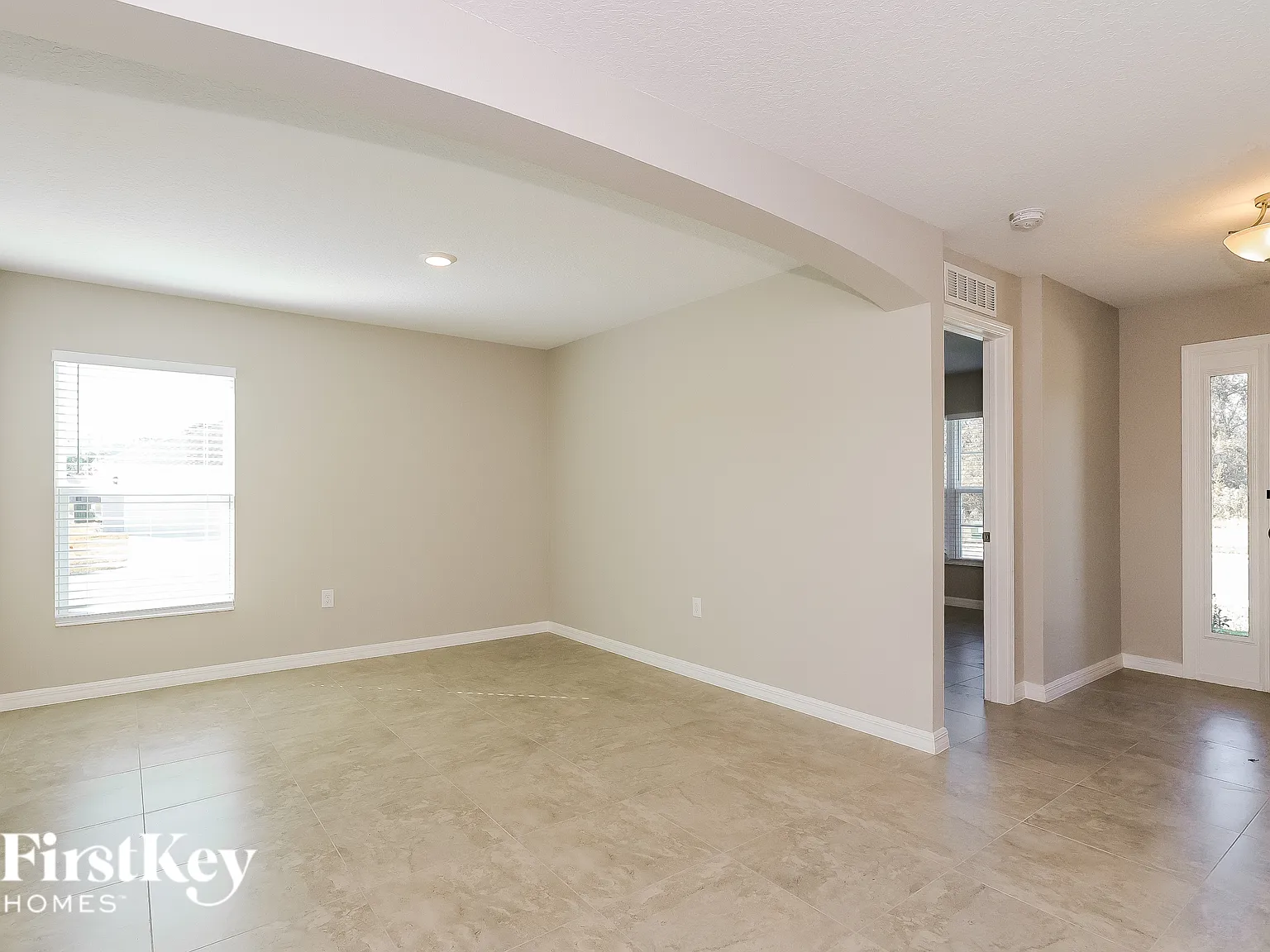 4 bed, 2.0 bath, 2110 sqft, $2,045 — Photo 3