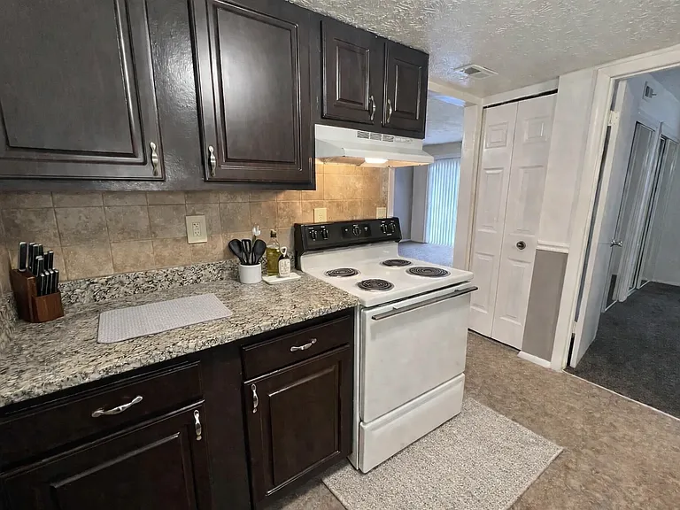 The Woods Apartments — Photo 91