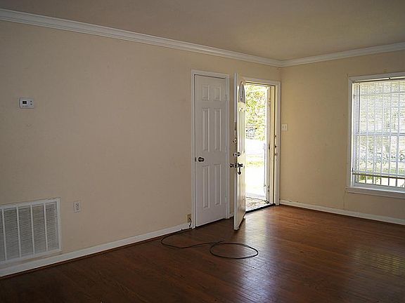 4th image of 6115 Sherwood Dr