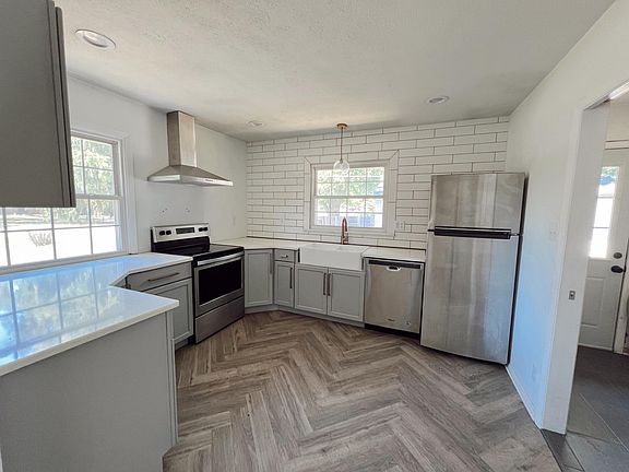 4th image of 5453 Edlou Pl