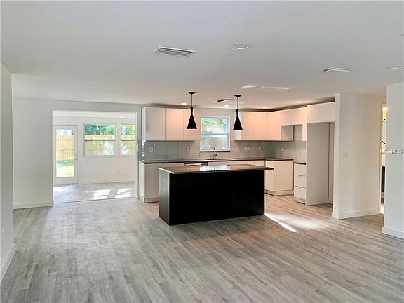 5th image of 5315 Carlotta Ave