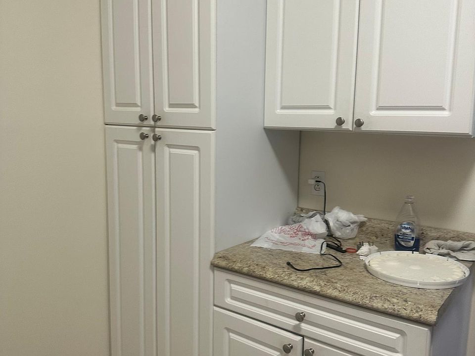 1st image of 984 McLean Ave APT 3