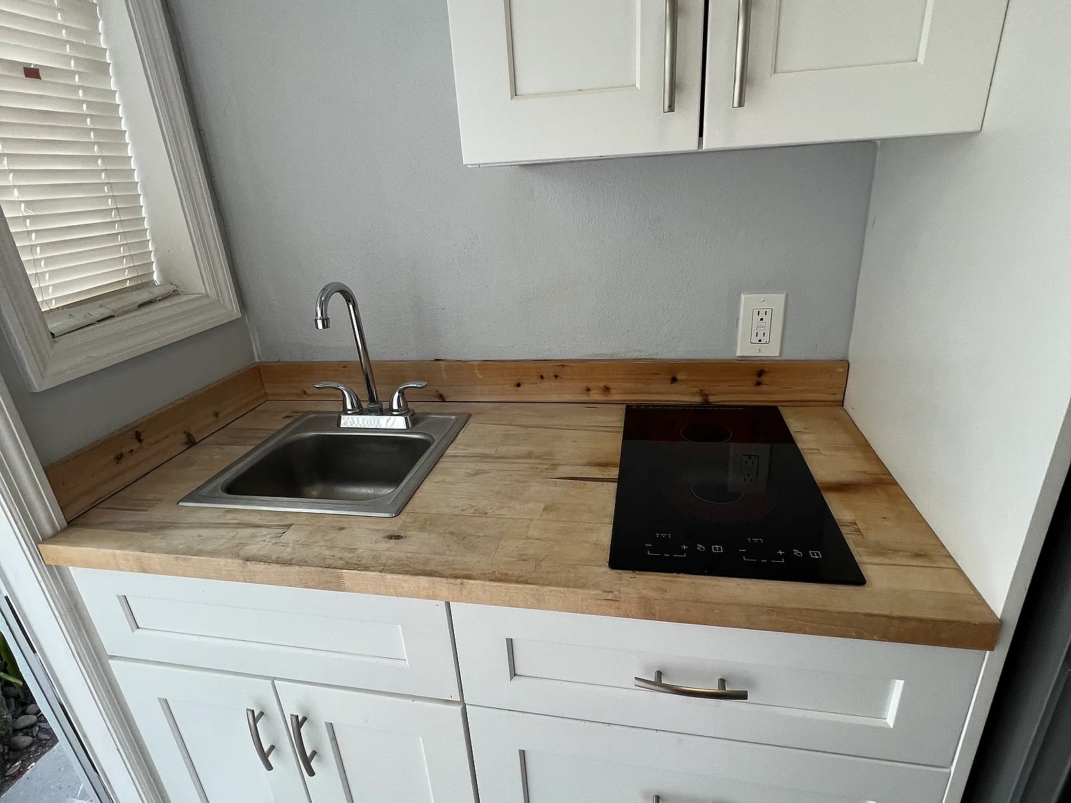 Studio, 250 sqft, $1,250 — Photo 3