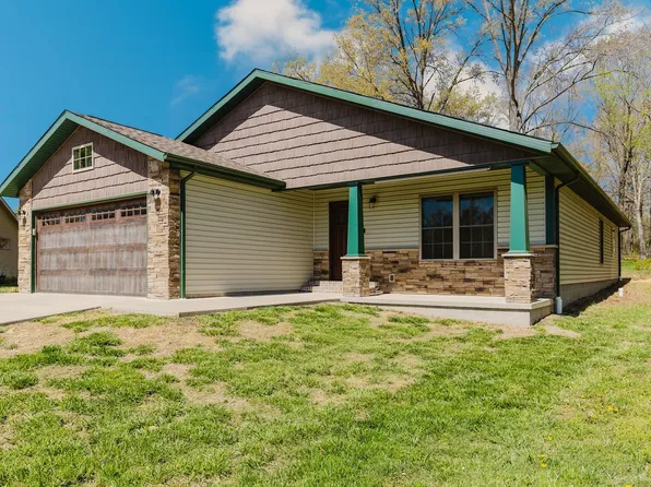 318 N Whitney Ln, Marion, IL 62959