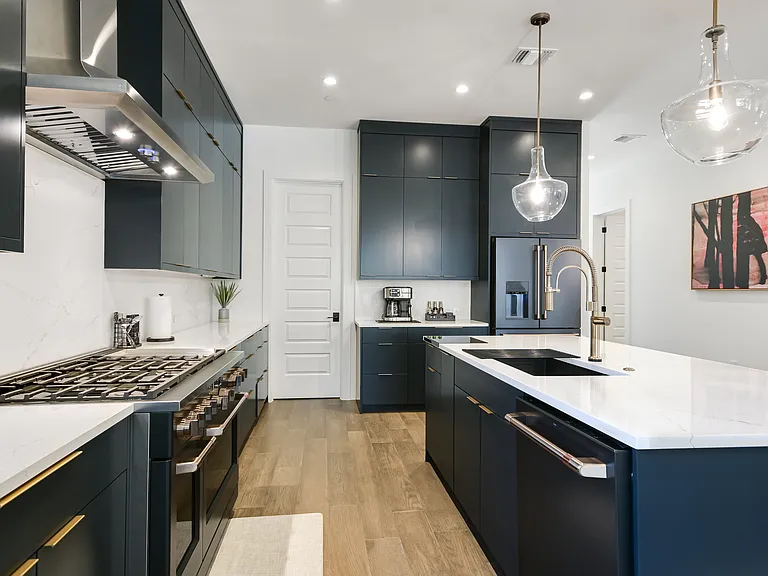 2506 Southland Dr — Photo 10