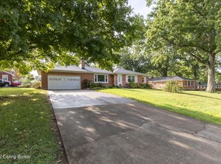 9706 Holiday Dr, Louisville, KY 40272