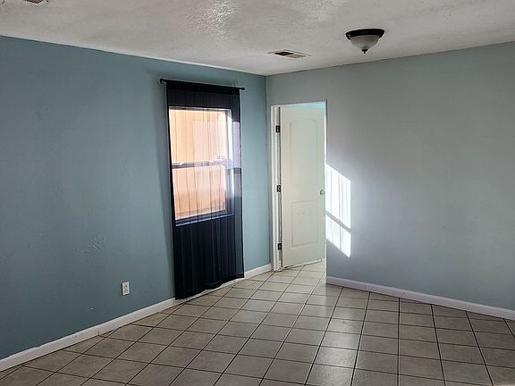 5th image of 9836 Marlborough Ave SW