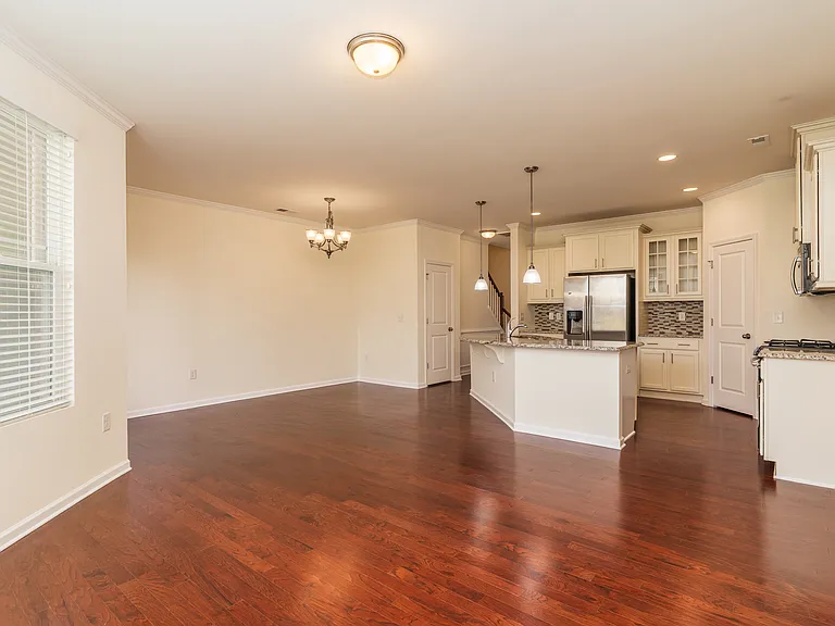 1004 Historic Cir — Photo 4