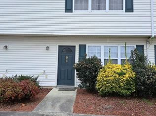 96 Century Ct, Swansboro, NC 28584