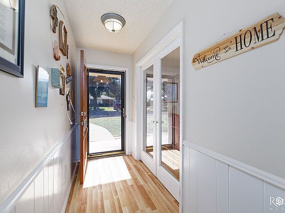 2nd image of 2714 Canyon Creek Dr