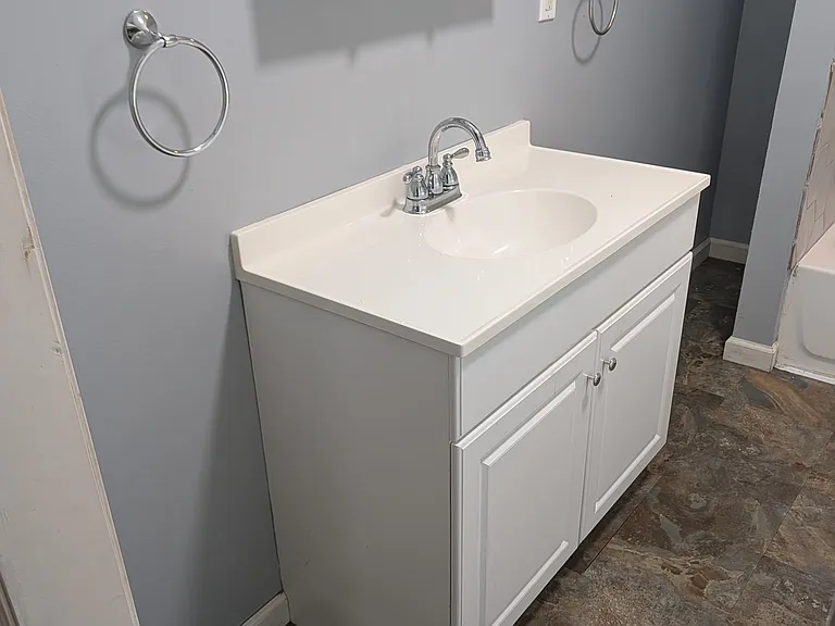 817 Forest St — Photo 3