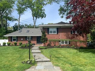 2 Turner Rd, Pearl River, NY 10965