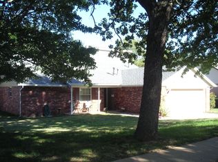 3201 S Skylane Dr W, Sand Springs, OK 74063