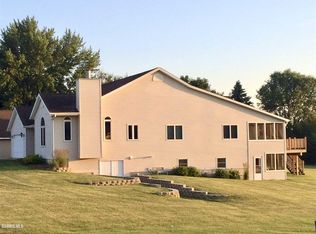 1-78 Farragut Ln, Lanark, IL 61046