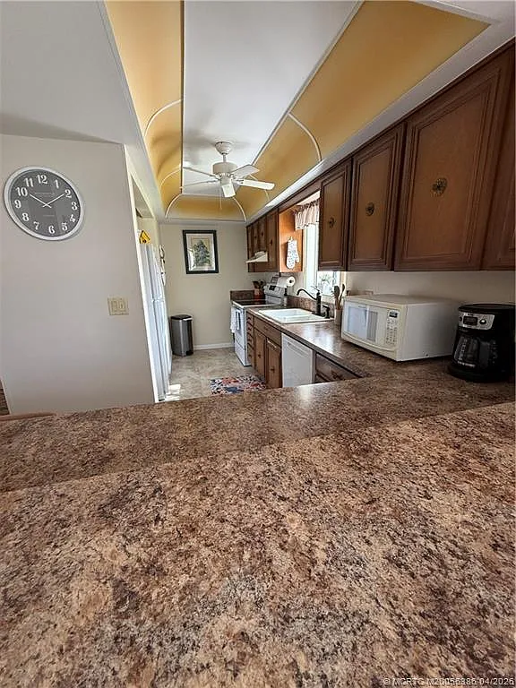 2 bed, 4.0 bath, 1300 sqft, $1,600 — Photo 4