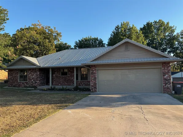 1416 Orchard Dr, Grove, OK 74344