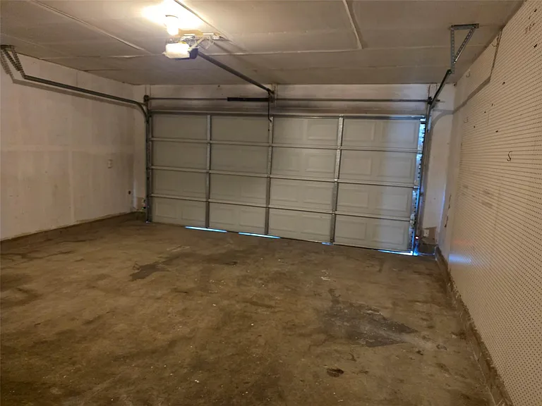319 Riverwalk Dr — Photo 14