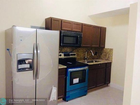 3rd image of 2424 Nokomis Ave