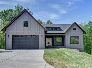 18 Erin Glen Ct, Fairview, NC 28730